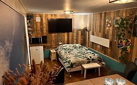 Beach House Met Badkamer, Boxspring & Airco